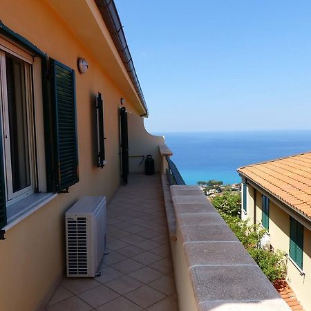 Chic Apartment In Parghelia Italy Екстериор снимка