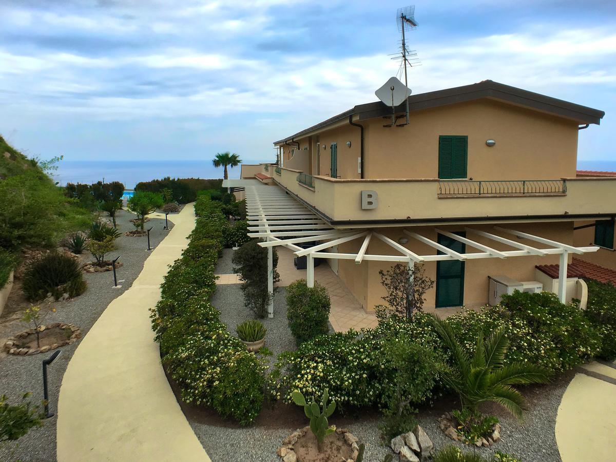 Chic Apartment In Parghelia Italy Екстериор снимка